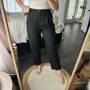 Zara Women’s Black Small Cropped Trousers with Pleats NWT